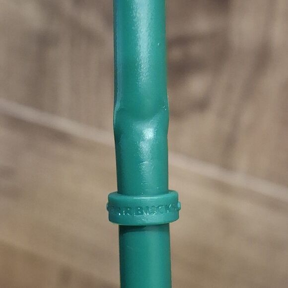 Disney World Starbucks 2022 Christmas Holiday Red Green Studded Plastic Tumbler - Picture 7 of 9